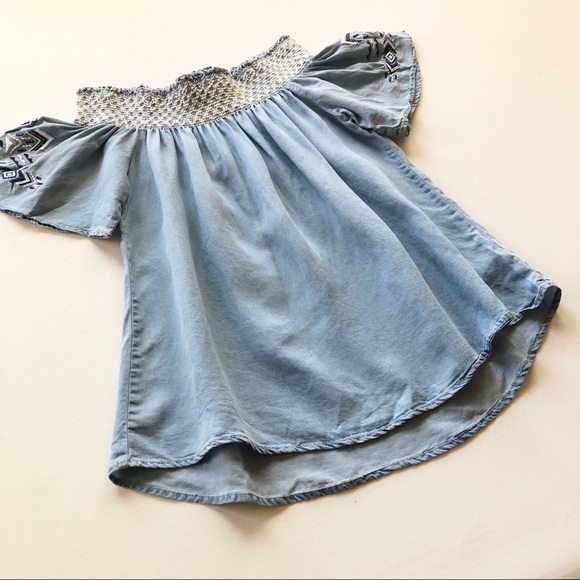 Big Strike USA Off the Shoulder Boho Top - Picture 2 of 6